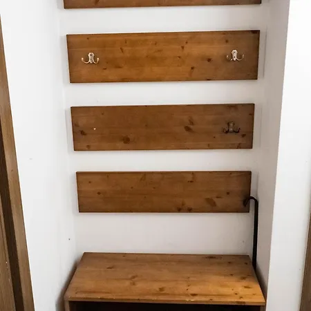 St. John Hill Apartment, Apartman