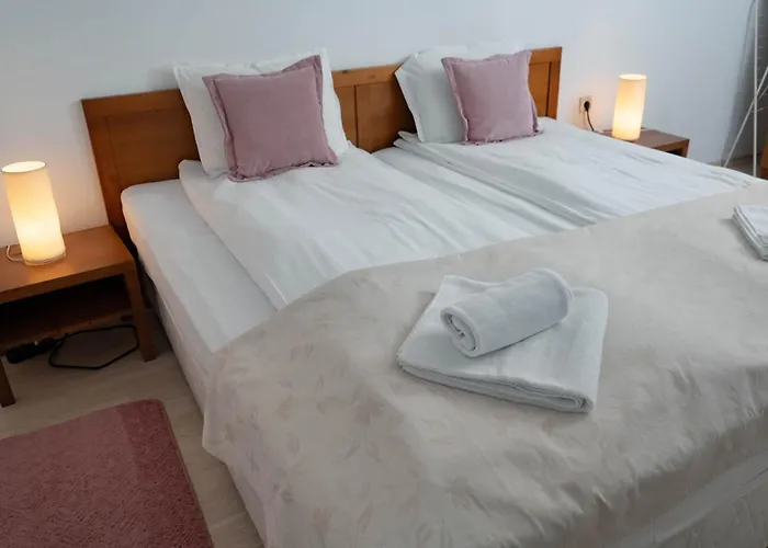 St. John Hill Apartment, * بانسكو