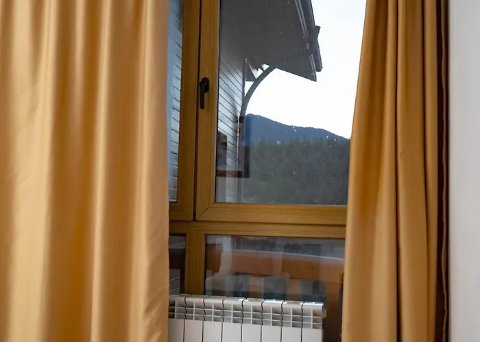 St. John Hill Apartment, *